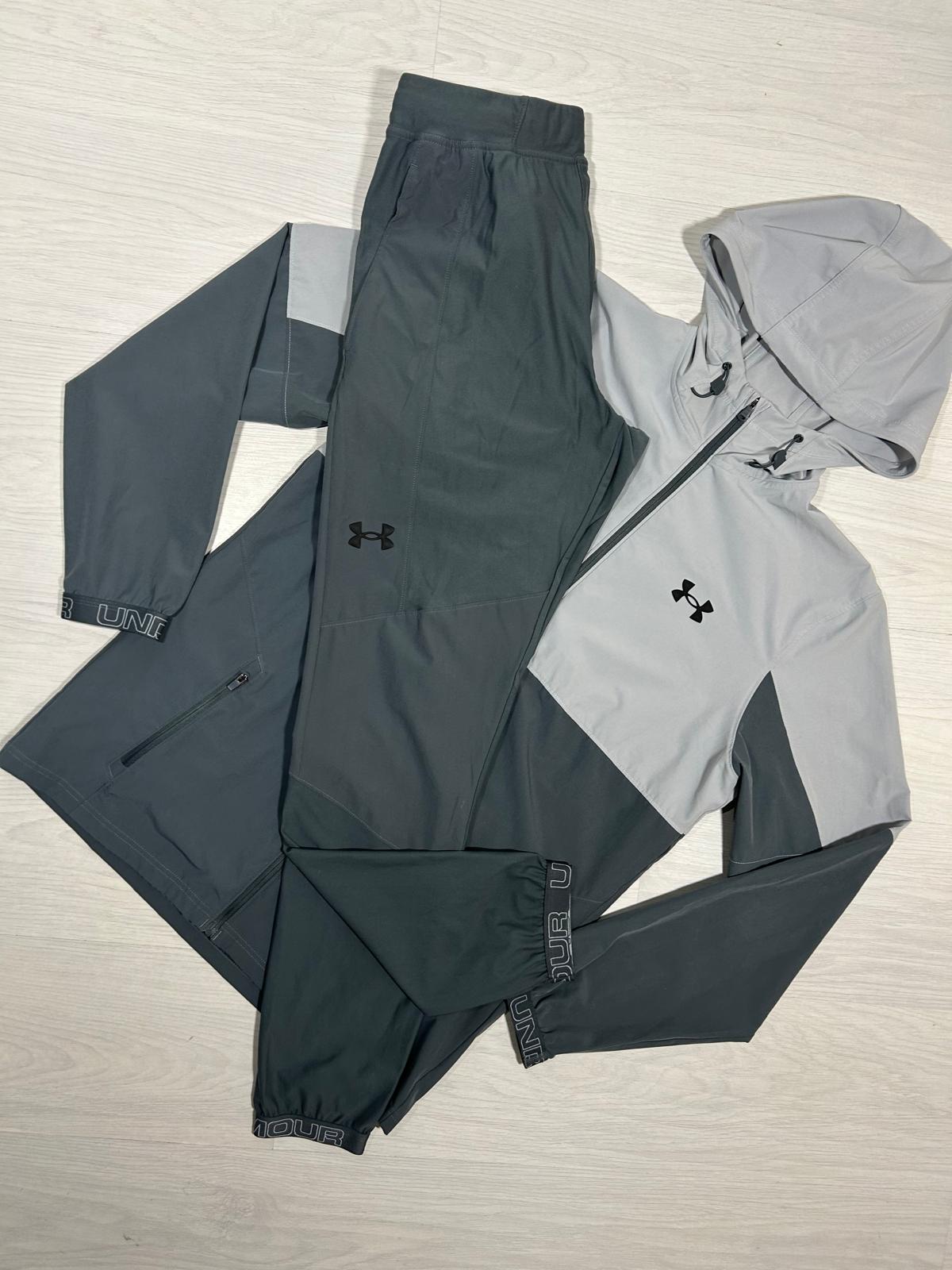 Under Armour Tracksuit - L/M - Active Supply