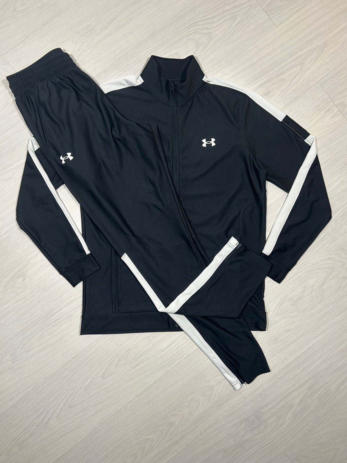 Under Armour Tracksuit - M - Active Supply