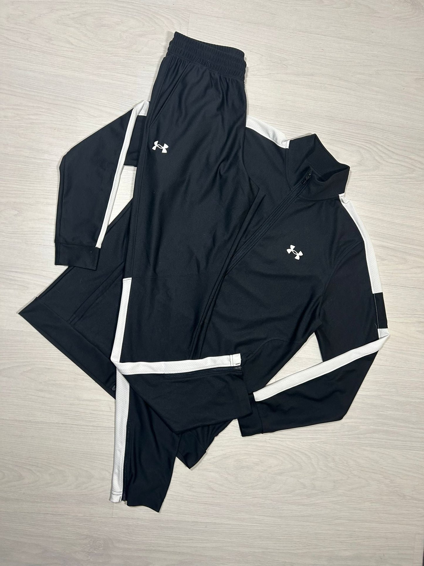 Under Armour Tracksuit - M - Active Supply