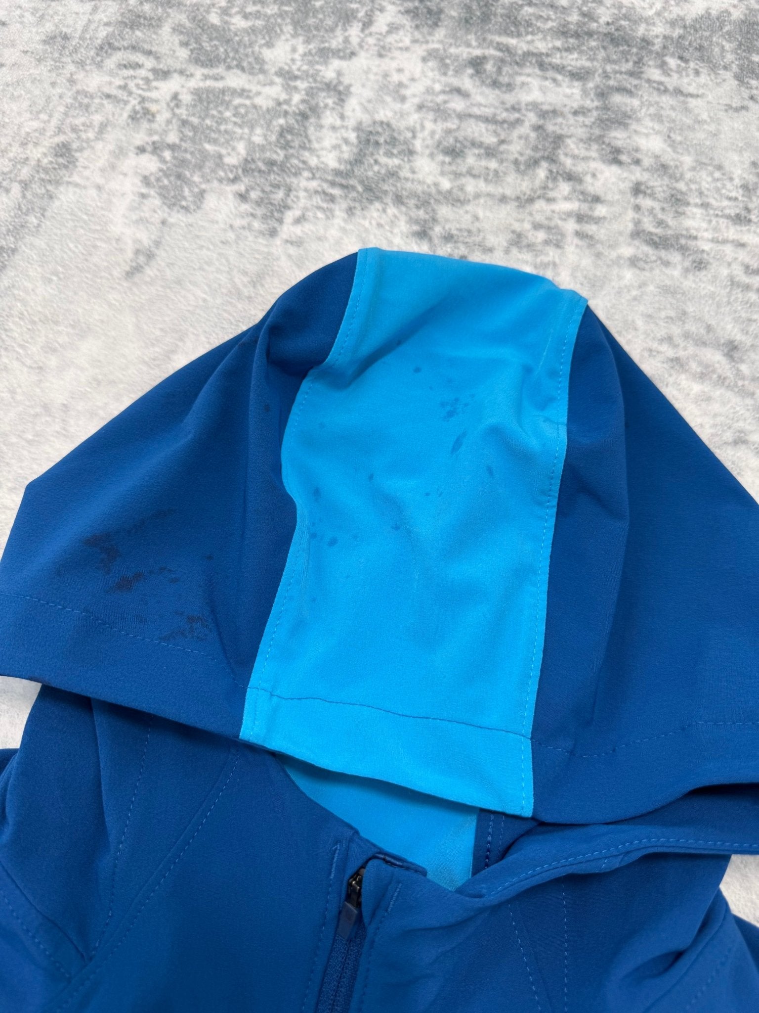 Under Armour Tracksuit - M/L - Active Supply