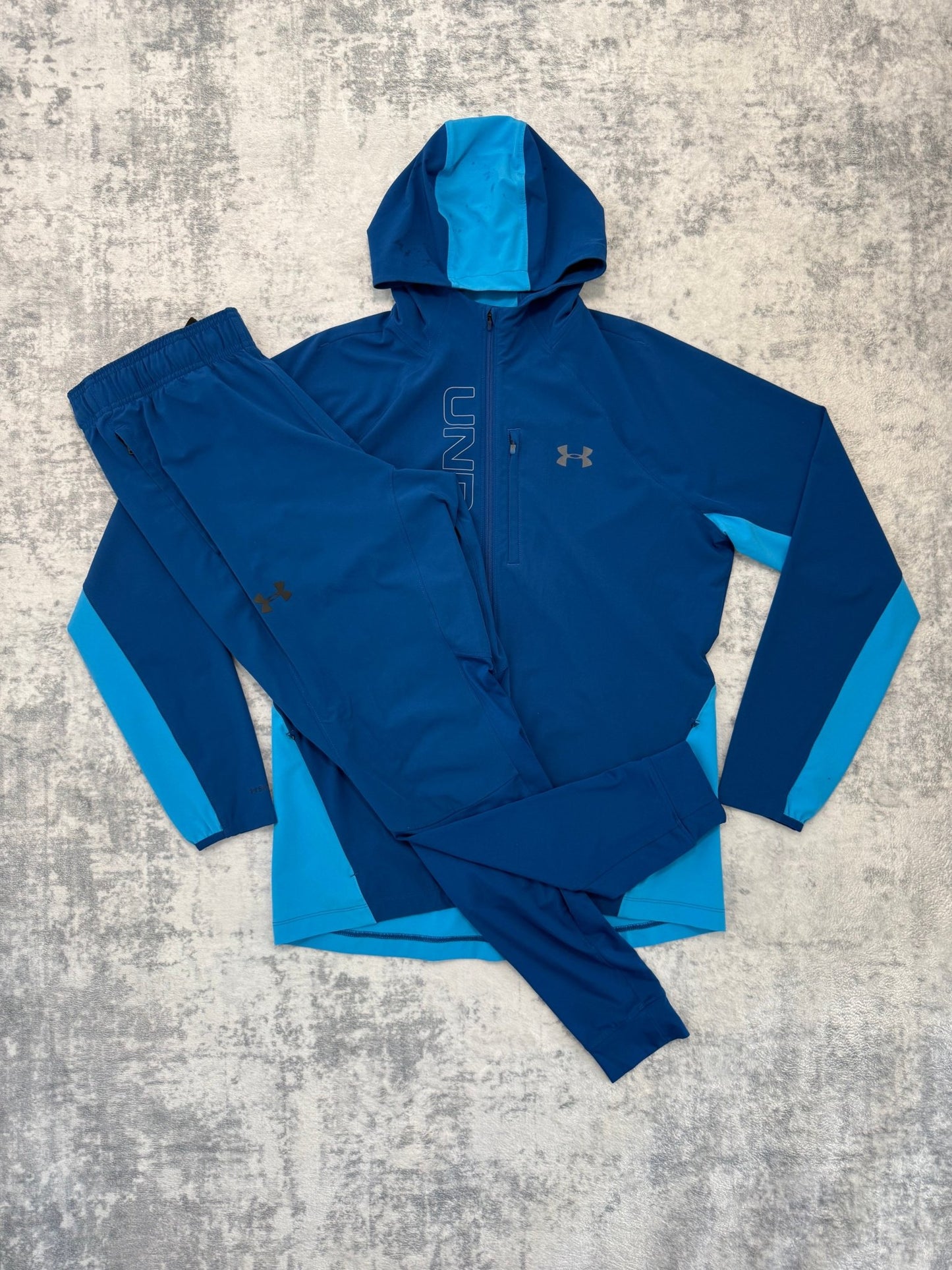 Under Armour Tracksuit - M/L - Active Supply
