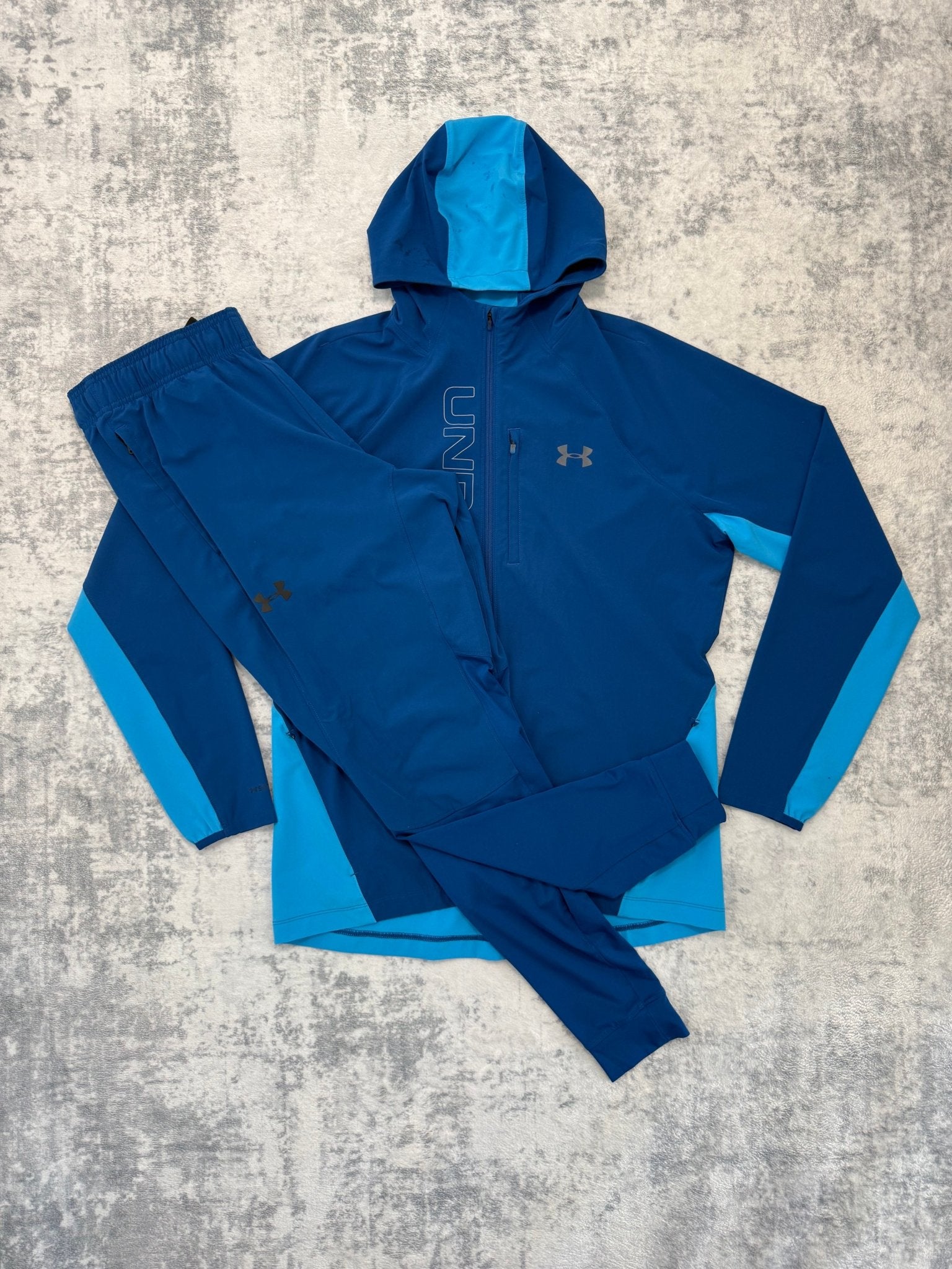 Under Armour Tracksuit - M/L - Active Supply