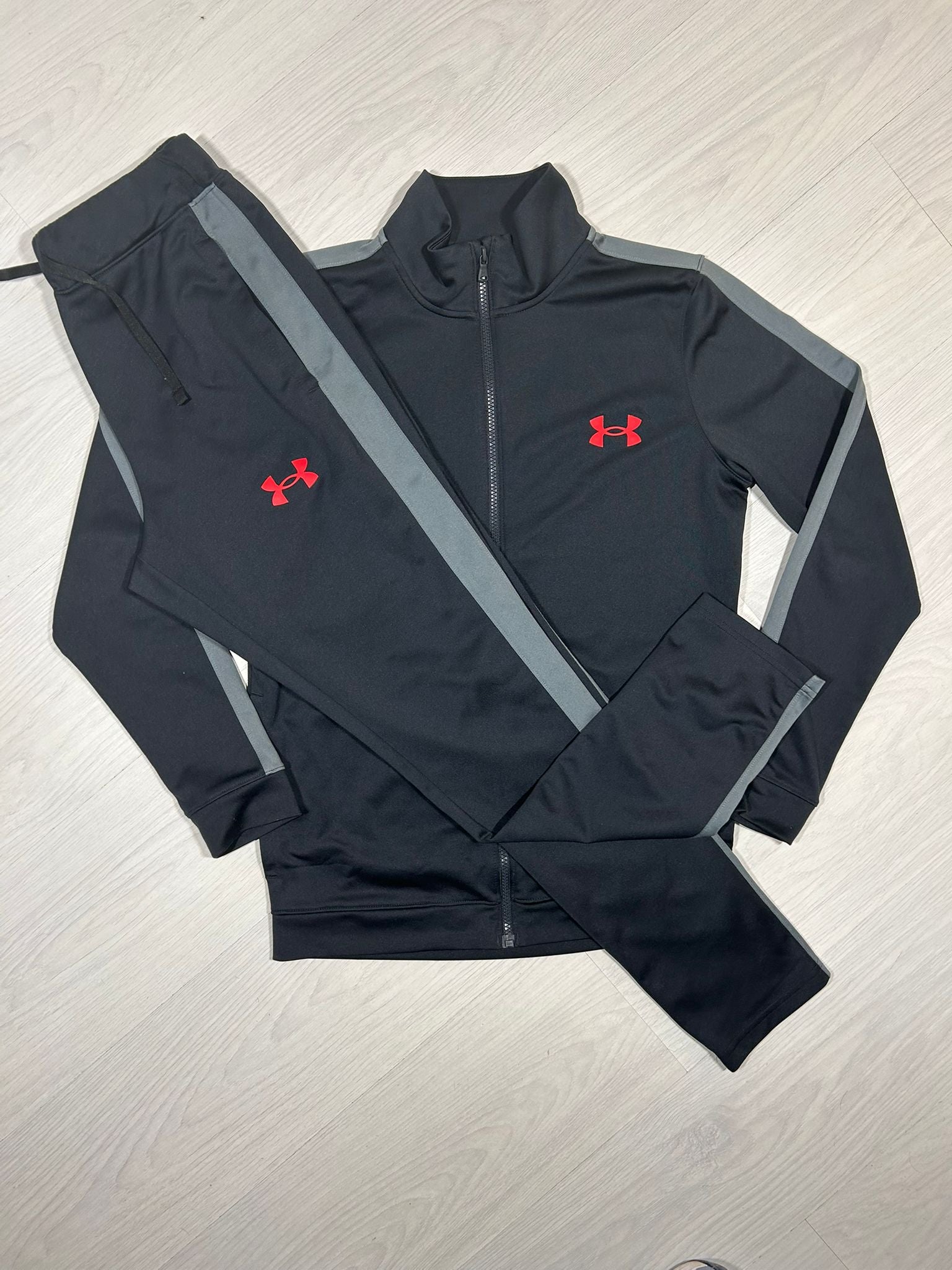 Under Armour Tracksuit - S - Active Supply