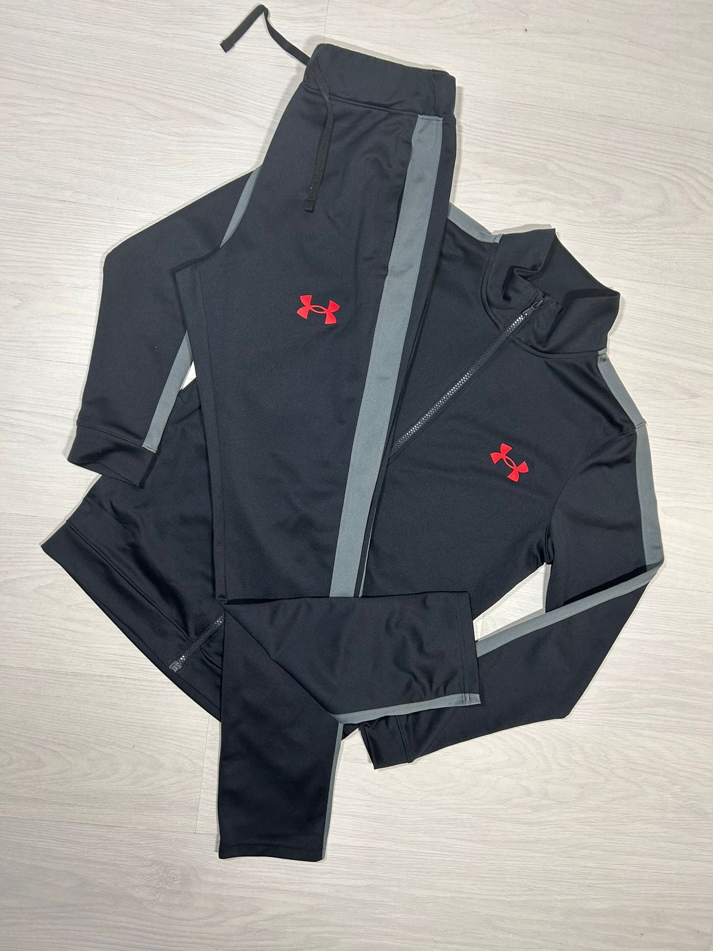 Under Armour Tracksuit - S - Active Supply