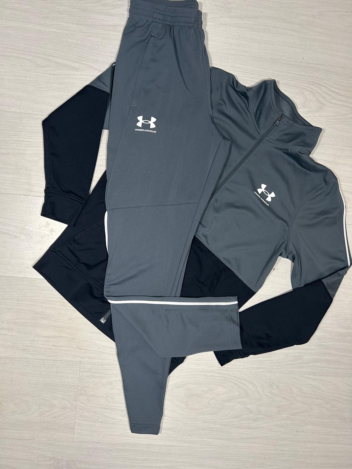 Under Armour Tracksuit - S - Active Supply