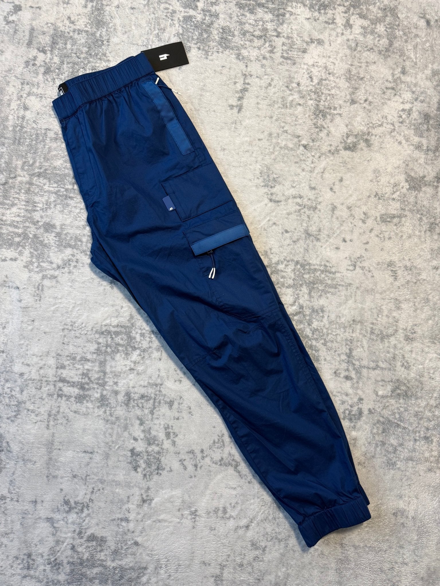 Yelir World Cargos - M - Active Supply