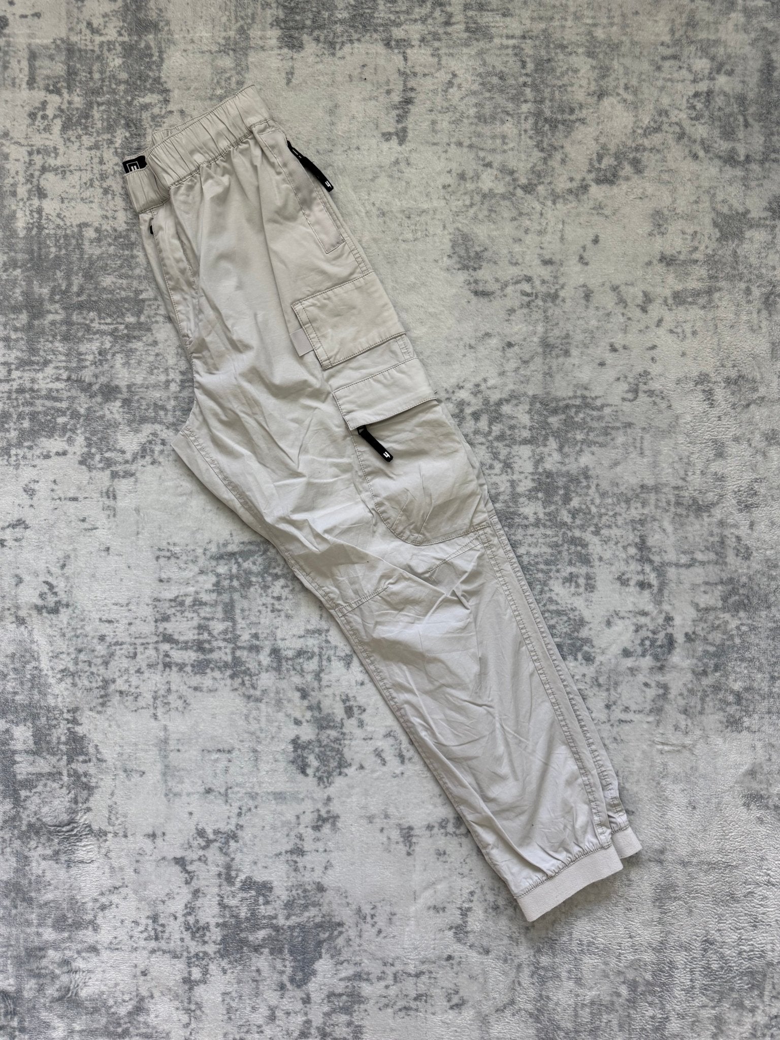 Yelir World Cargos - S - Active Supply
