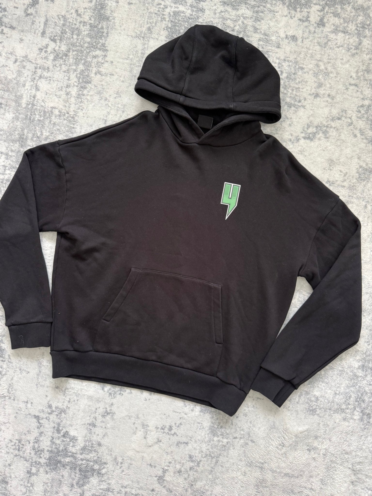Yelir World Hoodie - M - Active Supply
