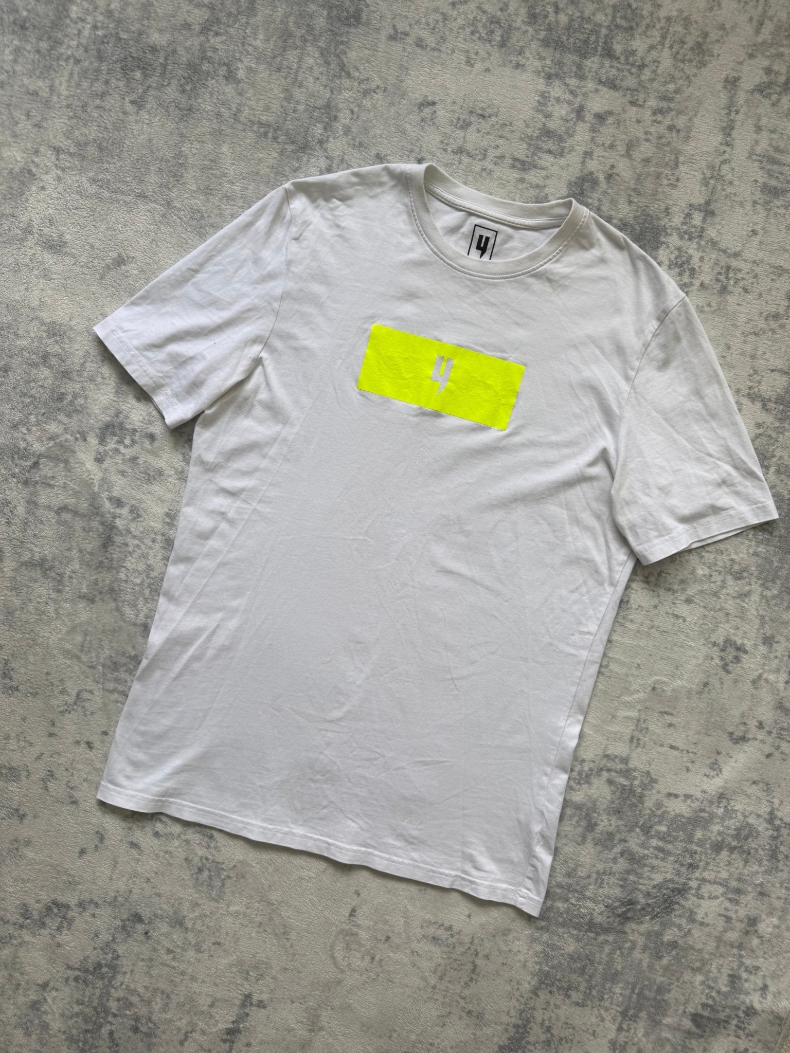 Yelir World T Shirt - L - Active Supply