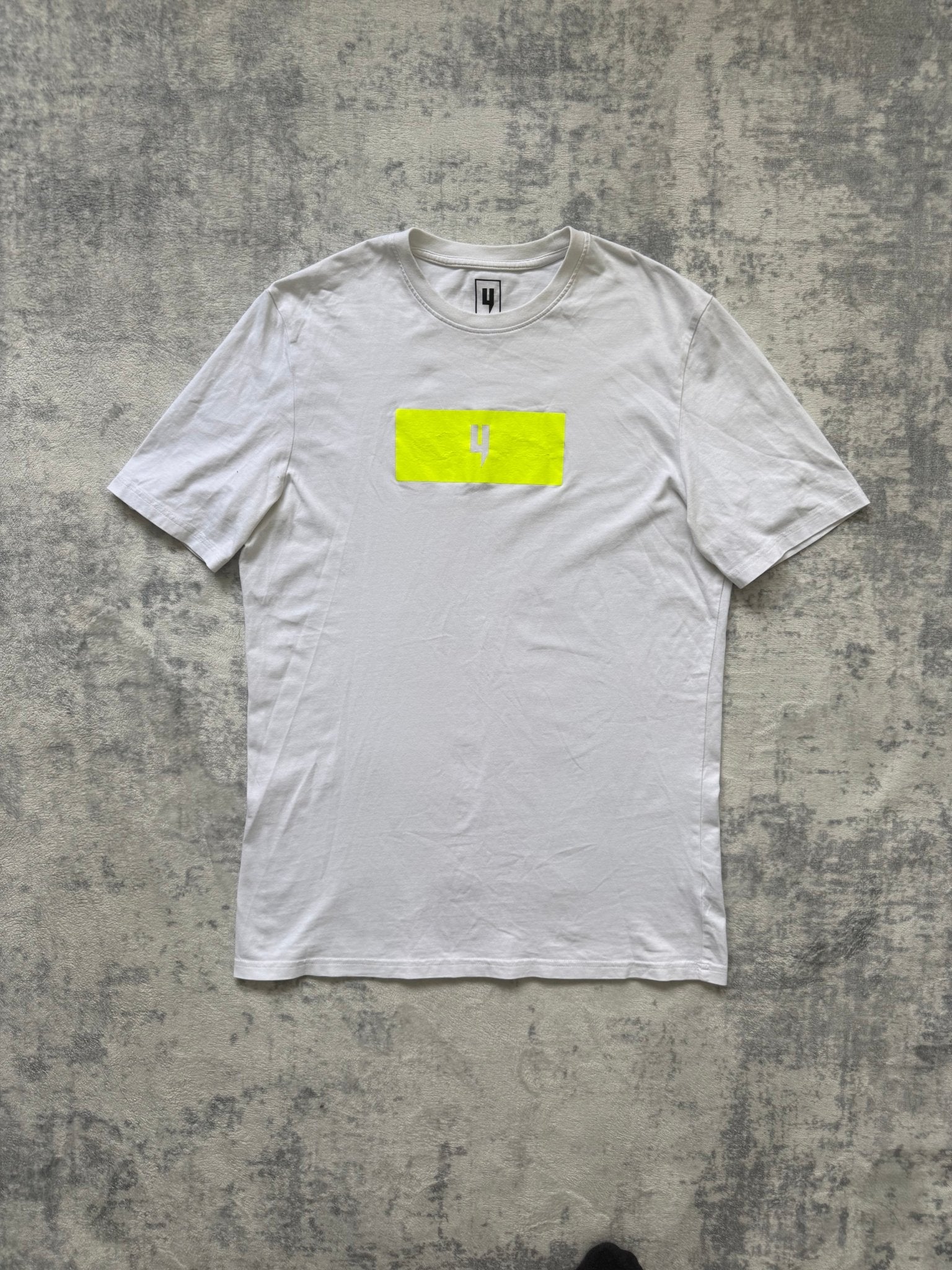 Yelir World T Shirt - L - Active Supply