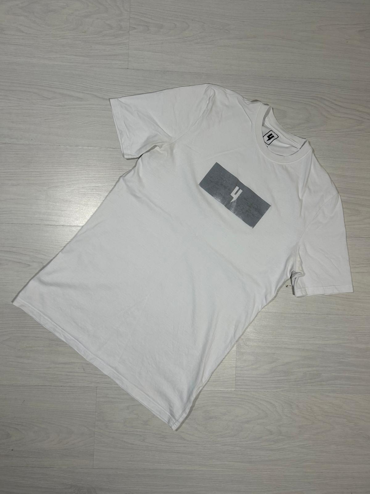 Yelir World T Shirt - M - Active Supply