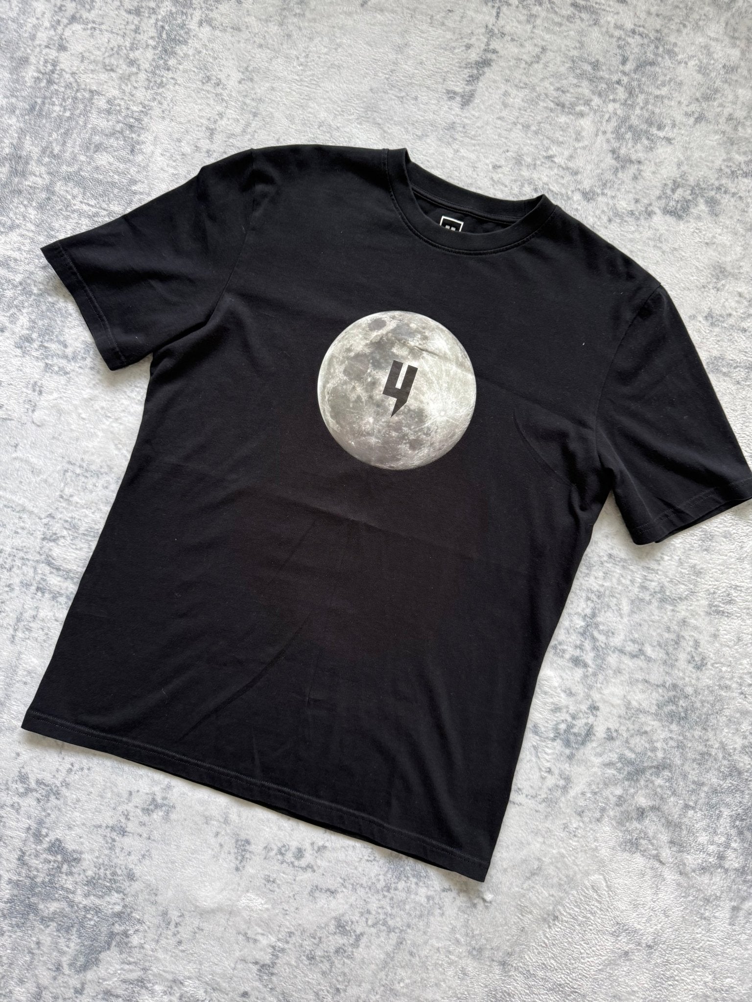 Yelir World T Shirt - M - Active Supply