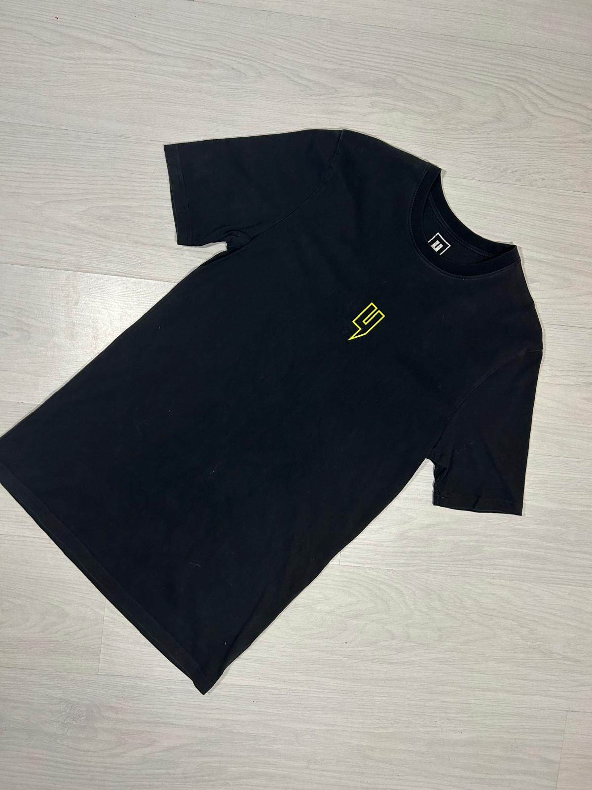 Yelir World T Shirt - S - Active Supply