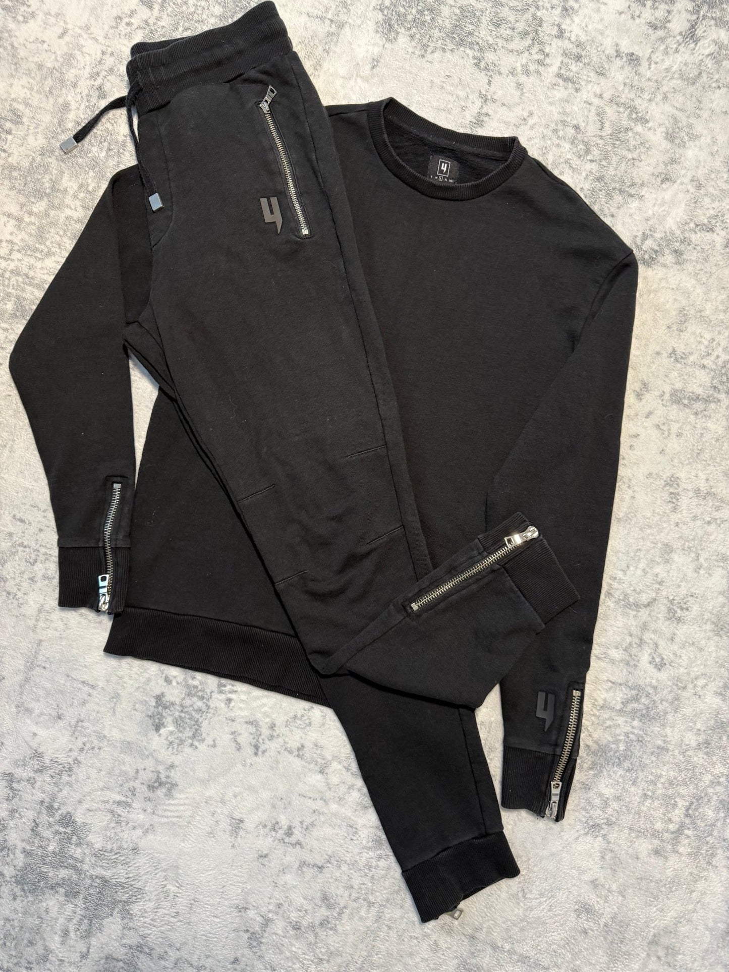 Yelir World Tracksuit - L - Active Supply