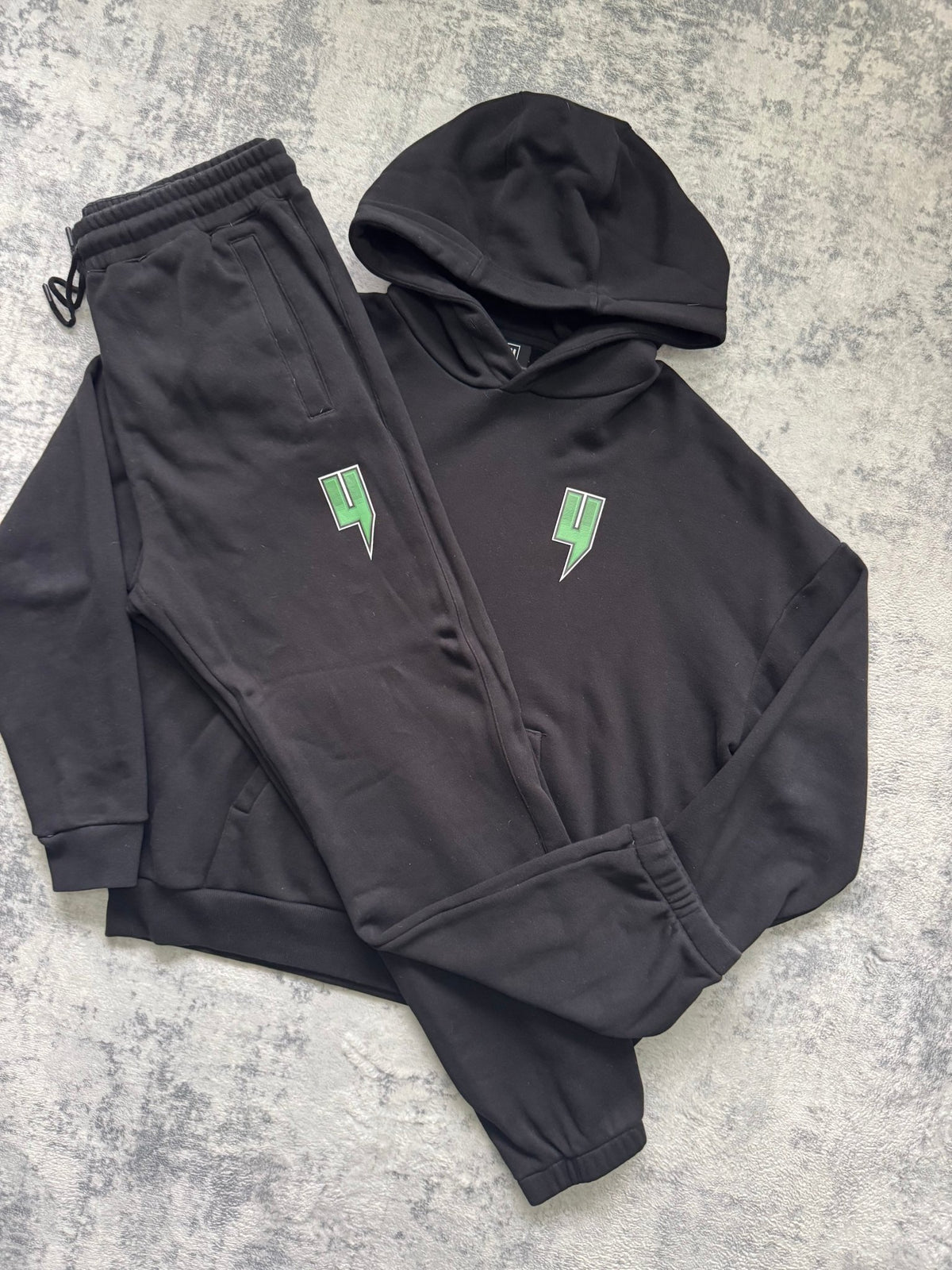 Yelir World Tracksuit - L - Active Supply