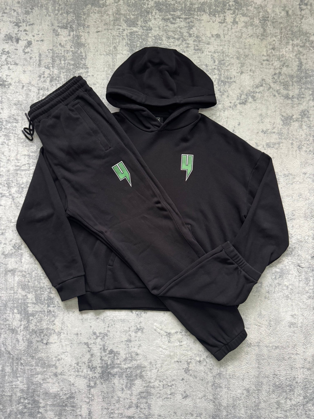 Yelir World Tracksuit - L - Active Supply